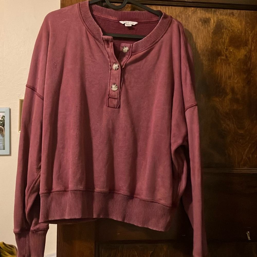 American Eagle Cropped Henley Sweatshirt Maroon